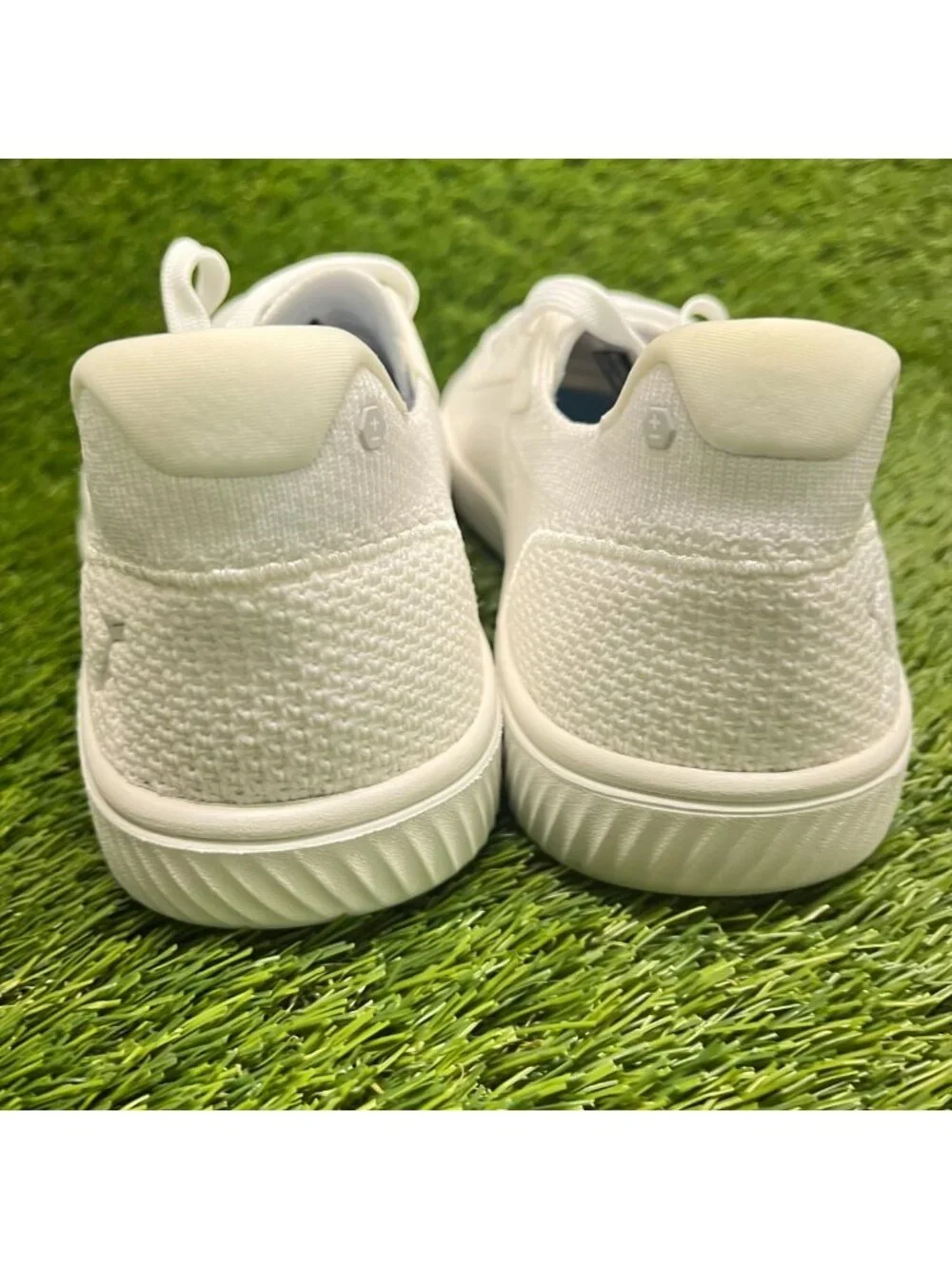 Flux Footwear Adapt Trainer White Mens Size 8 Womens Size 9.5 Athletic Shoes